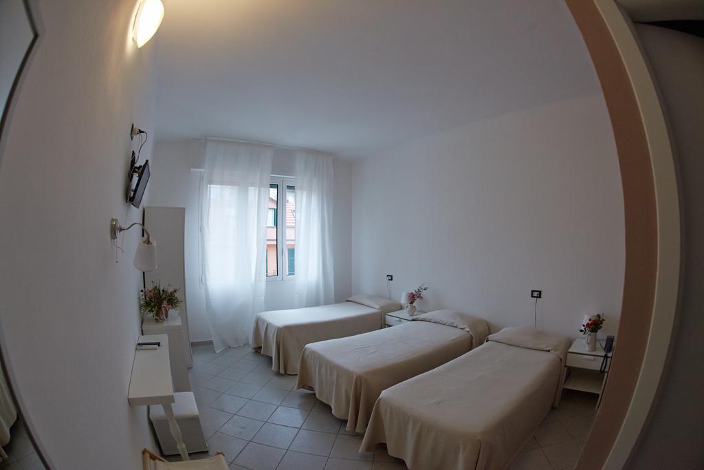 Hotel Lydia Alassio Quarto foto