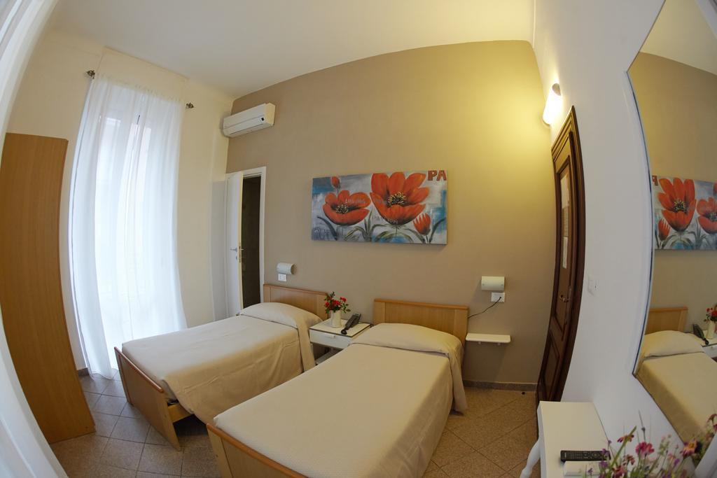 Hotel Lydia Alassio Quarto foto